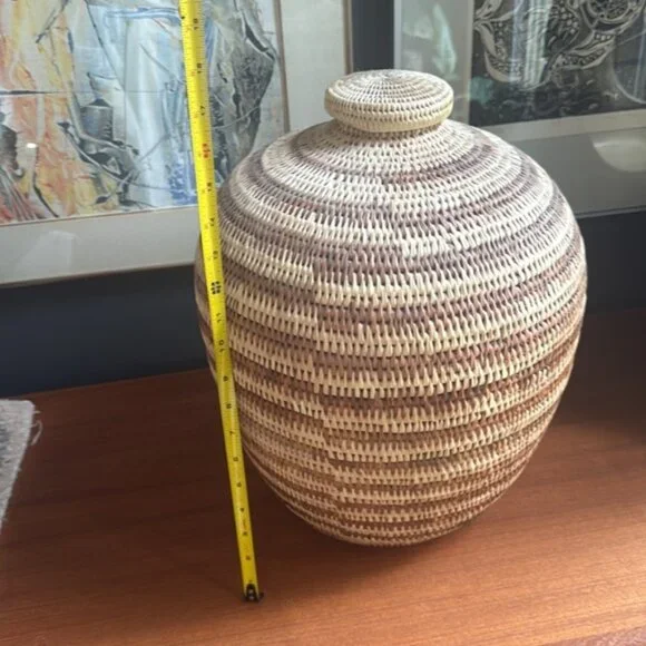 Handcrafted Native American vintage Woven Basket Vase - Picture 3 of 5